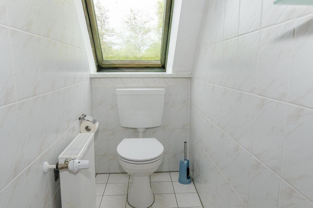 Ferienwohnung-Auf-Ruegen-Fuer-3-Erwachsene-Und-1-Kind-In-Schaprode-Zi6 エクステリア 写真