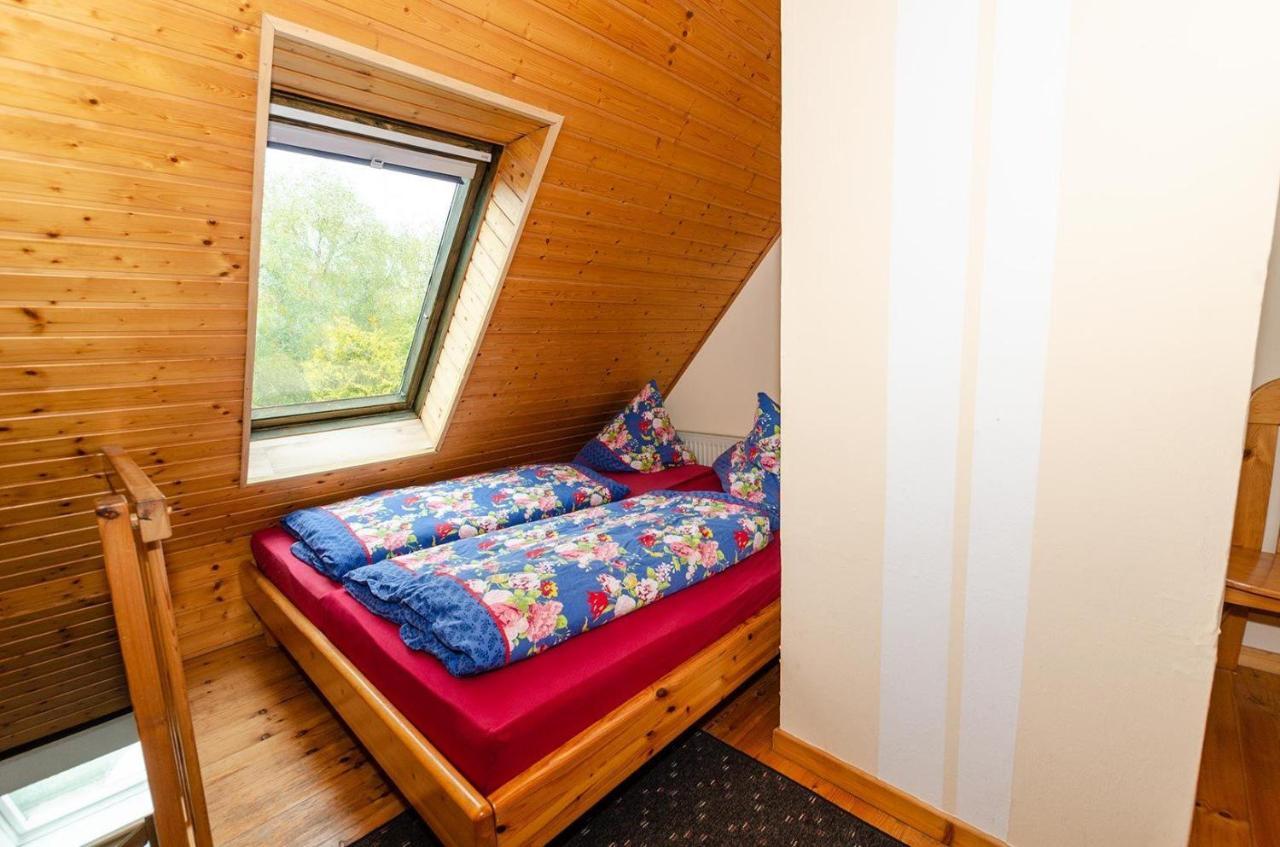 Ferienwohnung-Auf-Ruegen-Fuer-3-Erwachsene-Und-1-Kind-In-Schaprode-Zi6 エクステリア 写真