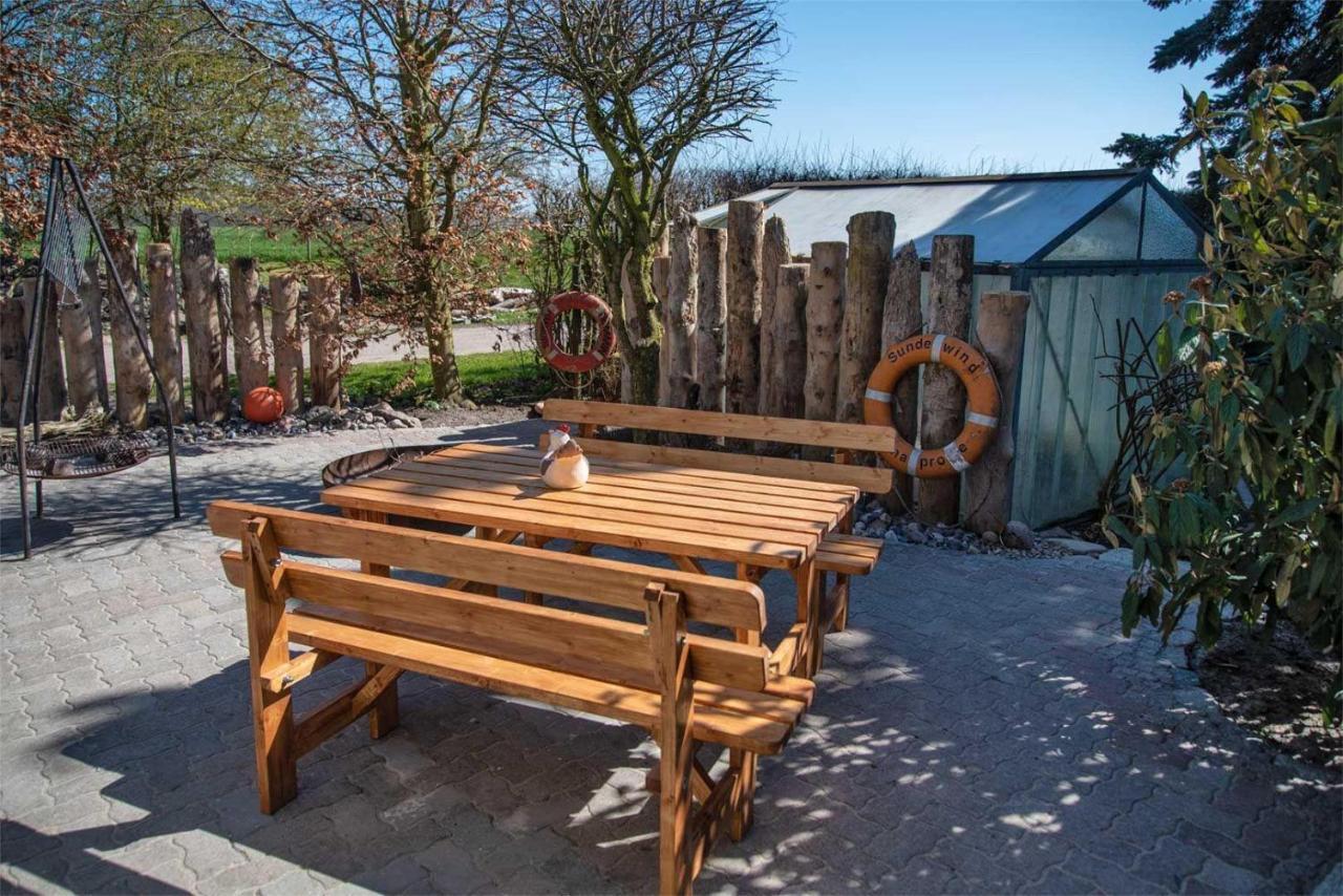 Ferienwohnung-Auf-Ruegen-Fuer-3-Erwachsene-Und-1-Kind-In-Schaprode-Zi6 エクステリア 写真