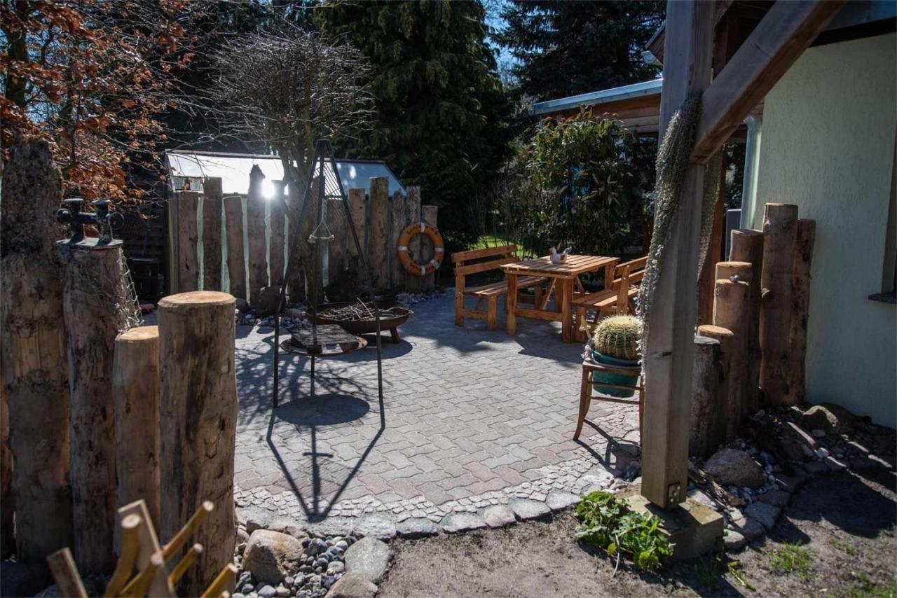 Ferienwohnung-Auf-Ruegen-Fuer-3-Erwachsene-Und-1-Kind-In-Schaprode-Zi6 エクステリア 写真